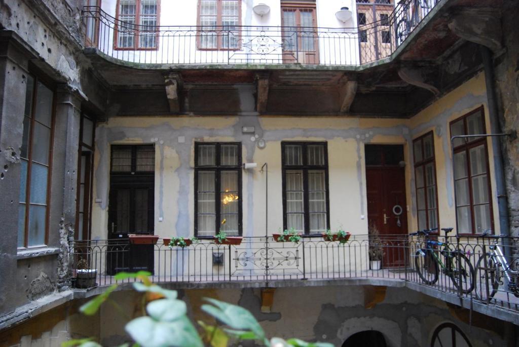 Budapest Centrum Cozy Hostel מראה חיצוני תמונה