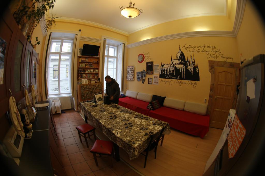 Budapest Centrum Cozy Hostel מראה חיצוני תמונה